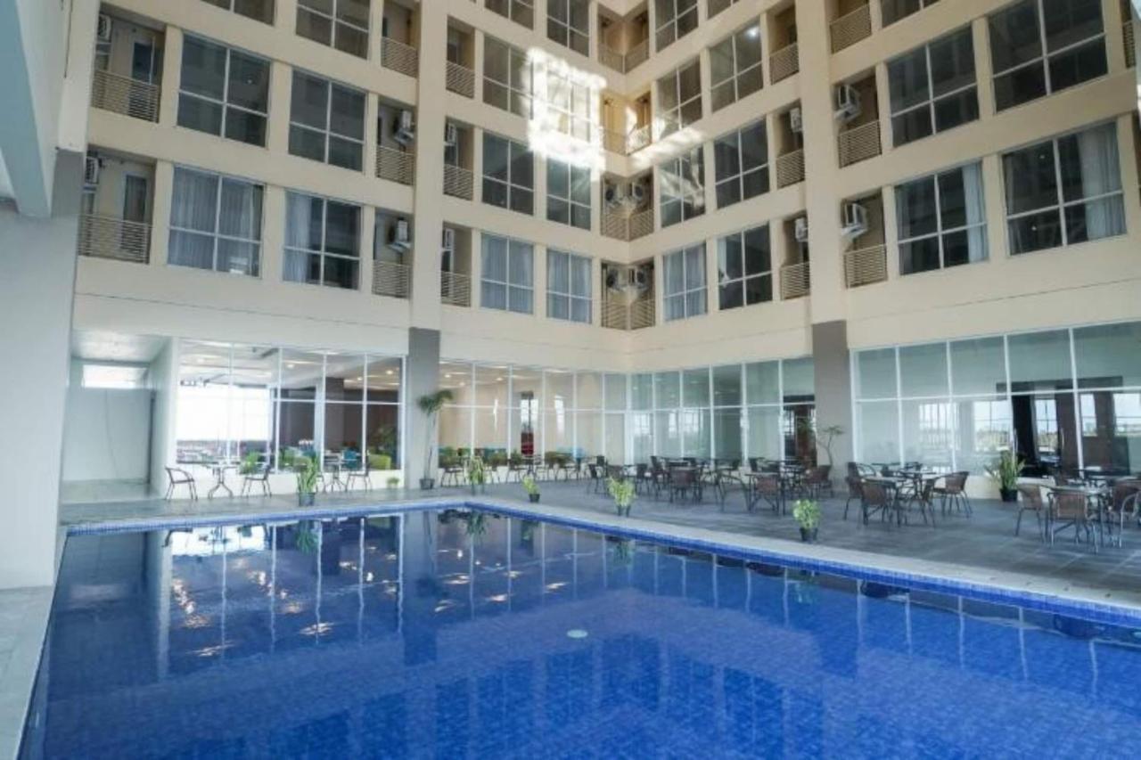 My Tower Hotel Surabaya Exterior photo