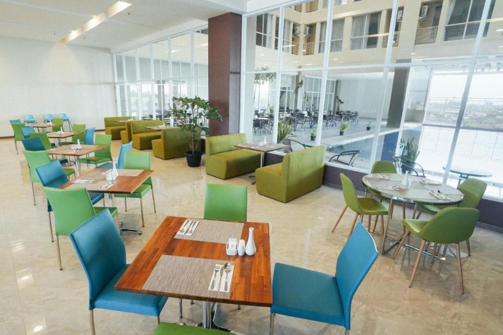 My Tower Hotel Surabaya Exterior photo