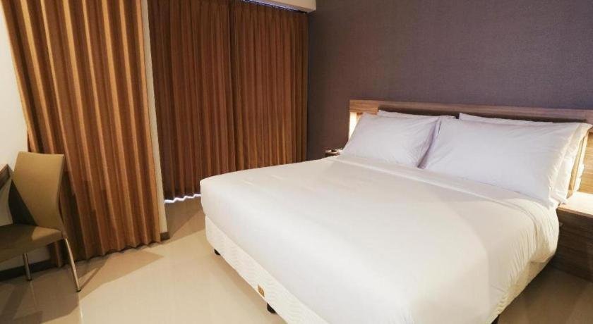 My Tower Hotel Surabaya Exterior photo
