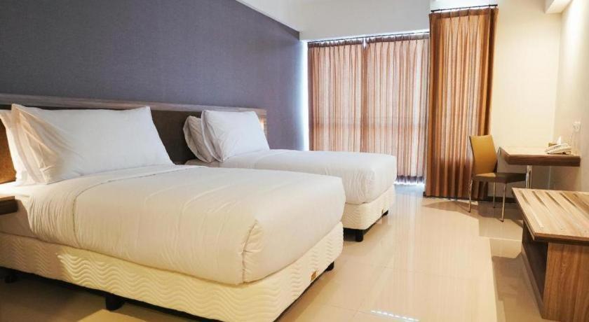 My Tower Hotel Surabaya Exterior photo