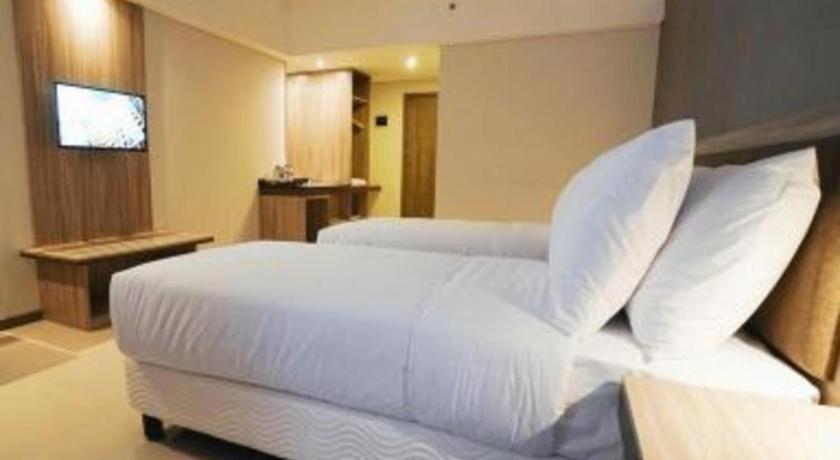 My Tower Hotel Surabaya Exterior photo