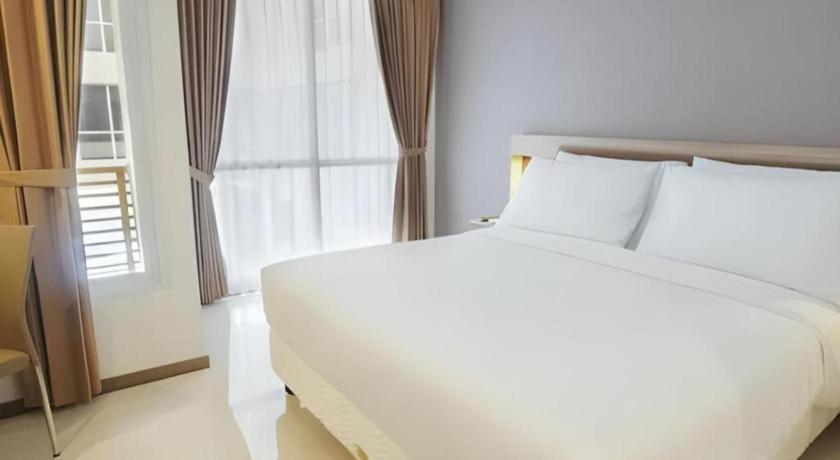 My Tower Hotel Surabaya Exterior photo