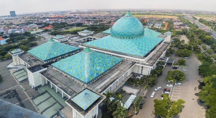 My Tower Hotel Surabaya Exterior photo